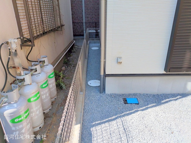 G00367838 埼玉県上尾市柏座３丁目 新築一戸建て 4099万円 土地面積138.77m² (約41.97坪) 建物面積94.40m² (約28.55坪) 間取り３ＬＤＫ 築年月2025年01月(築１年以内)【外観4】