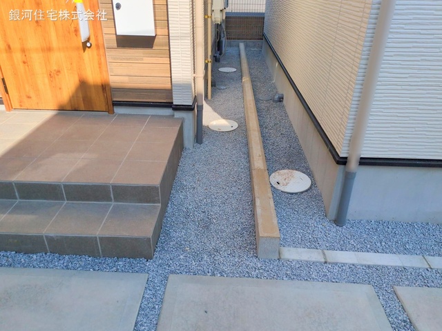 G00367838 埼玉県上尾市柏座３丁目 新築一戸建て 4099万円 土地面積138.77m² (約41.97坪) 建物面積94.40m² (約28.55坪) 間取り３ＬＤＫ 築年月2025年01月(築１年以内)【外観5】