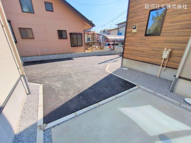 G00367838 埼玉県上尾市柏座３丁目 新築一戸建て 4099万円 土地面積138.77m² (約41.97坪) 建物面積94.40m² (約28.55坪) 間取り３ＬＤＫ 築年月2025年01月(築１年以内)【外観11】