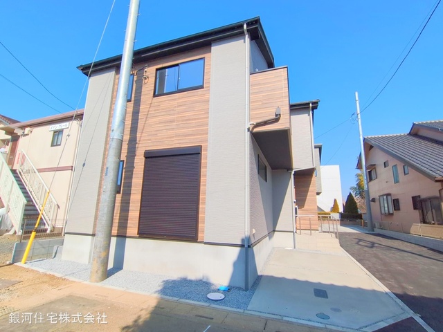 G00367840 埼玉県上尾市柏座３丁目 新築一戸建て 4899万円 土地面積94.42m² (約28.56坪) 建物面積104.59m² (約31.63坪) 間取り４ＬＤＫ 築年月2025年02月(築１年以内)【外観2】