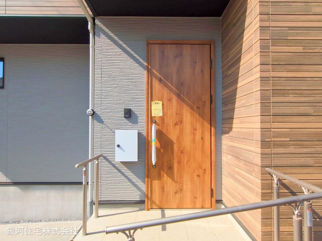 G00367840 埼玉県上尾市柏座３丁目 新築一戸建て 4899万円 土地面積94.42m² (約28.56坪) 建物面積104.59m² (約31.63坪) 間取り４ＬＤＫ 築年月2025年02月(築１年以内)【外観5】