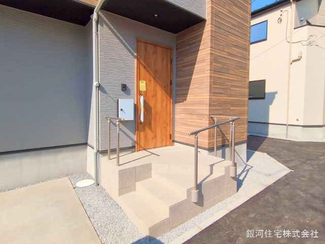 G00367840 埼玉県上尾市柏座３丁目 新築一戸建て 4899万円 土地面積94.42m² (約28.56坪) 建物面積104.59m² (約31.63坪) 間取り４ＬＤＫ 築年月2025年02月(築１年以内)【外観6】