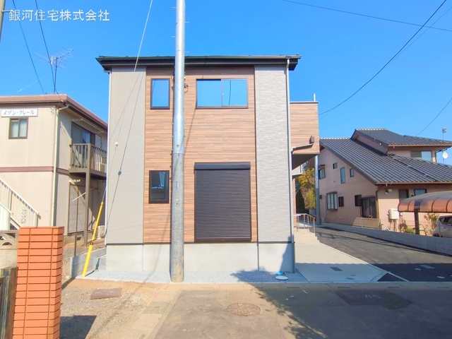 G00367840 埼玉県上尾市柏座３丁目 新築一戸建て 4899万円 土地面積94.42m² (約28.56坪) 建物面積104.59m² (約31.63坪) 間取り４ＬＤＫ 築年月2025年02月(築１年以内)【外観14】