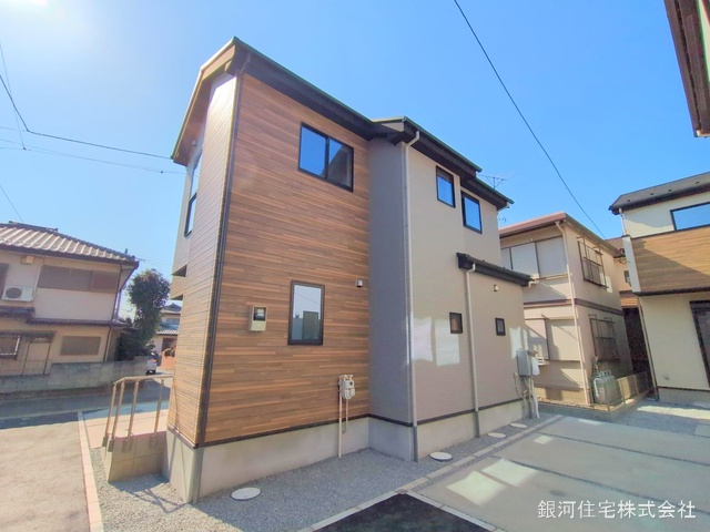 G00367840 埼玉県上尾市柏座３丁目 新築一戸建て 4899万円 土地面積94.42m² (約28.56坪) 建物面積104.59m² (約31.63坪) 間取り４ＬＤＫ 築年月2025年02月(築１年以内)【外観17】