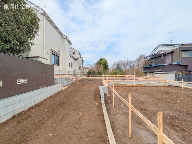 G00367846 東京都西東京市向台町４丁目 新築一戸建て 7090万円 土地面積159.49m² (約48.24坪) 建物面積104.74m² (約31.68坪) 間取り３ＳＬＤＫ 築年月2025年04月【外観5】