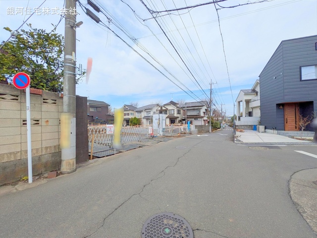 G00367846 東京都西東京市向台町４丁目 新築一戸建て 7090万円 土地面積159.49m² (約48.24坪) 建物面積104.74m² (約31.68坪) 間取り３ＳＬＤＫ 築年月2025年04月【外観7】