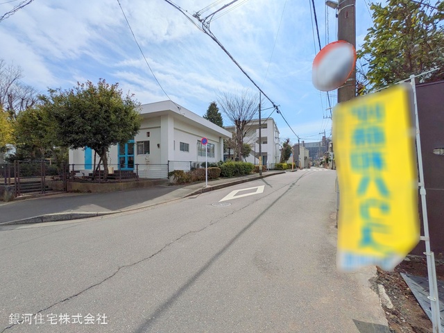 G00367846 東京都西東京市向台町４丁目 新築一戸建て 7090万円 土地面積159.49m² (約48.24坪) 建物面積104.74m² (約31.68坪) 間取り３ＳＬＤＫ 築年月2025年04月【外観9】
