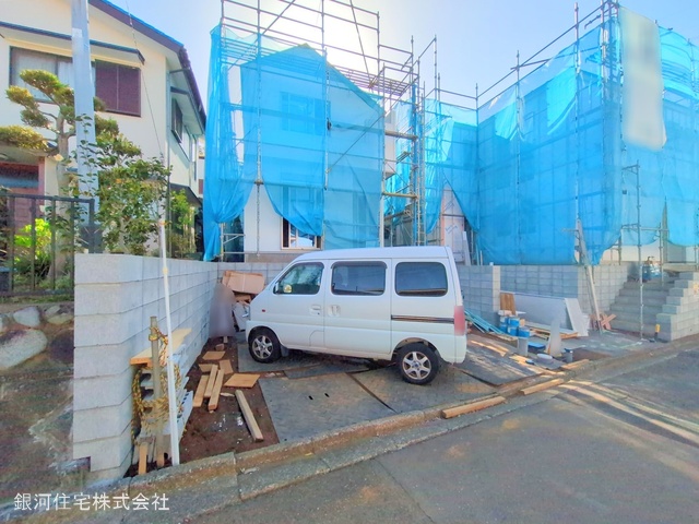 G00367922 神奈川県伊勢原市八幡台１丁目 新築一戸建て 3999万円 土地面積121.22m² (約36.66坪) 建物面積108.27m² (約32.75坪) 間取り４ＬＤＫ 築年月2025年05月【外観2】