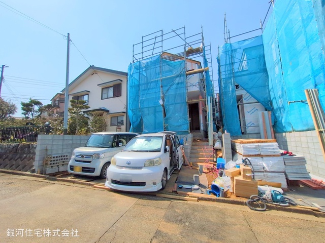 G00367922 神奈川県伊勢原市八幡台１丁目 新築一戸建て 3999万円 土地面積121.22m² (約36.66坪) 建物面積108.27m² (約32.75坪) 間取り４ＬＤＫ 築年月2025年05月【外観5】