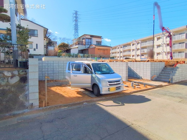 G00367922 神奈川県伊勢原市八幡台１丁目 新築一戸建て 3999万円 土地面積121.22m² (約36.66坪) 建物面積108.27m² (約32.75坪) 間取り４ＬＤＫ 築年月2025年05月【外観8】