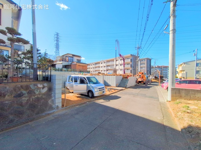 G00367922 神奈川県伊勢原市八幡台１丁目 新築一戸建て 3999万円 土地面積121.22m² (約36.66坪) 建物面積108.27m² (約32.75坪) 間取り４ＬＤＫ 築年月2025年05月【外観9】