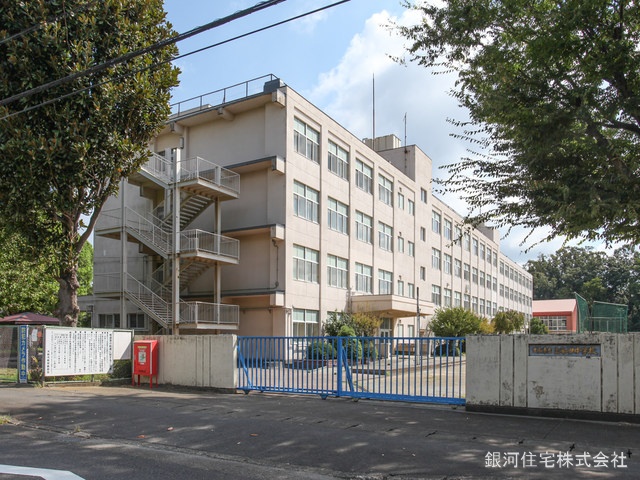 G00367927 神奈川県大和市上和田 新築一戸建て 3680万円 土地面積50.00m² (約15.12坪) 建物面積93.95m² (約28.41坪) 間取り３ＬＤＫ 築年月2025年03月(築１年以内)【周辺環境】大和市立上和田中学校