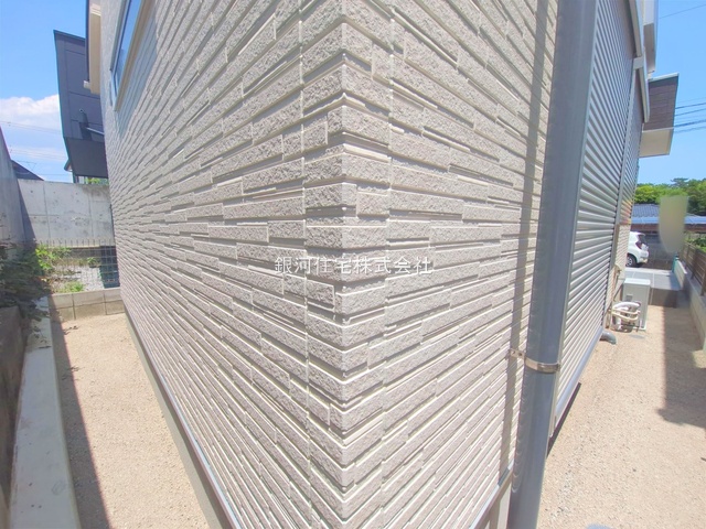 G00367928 神奈川県茅ヶ崎市南湖４丁目 新築一戸建て 4680万円 土地面積96.98m² (約29.33坪) 建物面積96.64m² (約29.23坪) 築年月2025年04月(築１年以内)【外観10】