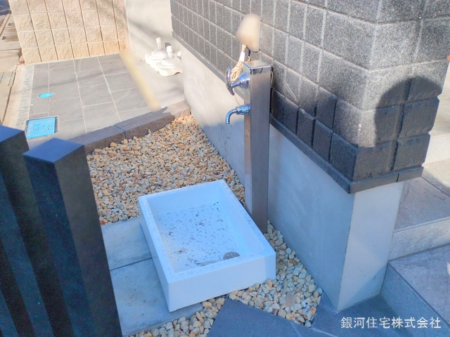 G00367930 埼玉県川口市大字安行領根岸 新築一戸建て 5190万円 土地面積77.70m² (約23.50坪) 建物面積137.03m² (約41.45坪) 間取り３ＳＬＤＫ 築年月2024年12月(築１年以内)【外観4】