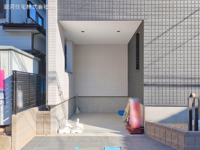 G00367930 埼玉県川口市大字安行領根岸 新築一戸建て 5190万円 土地面積77.70m² (約23.50坪) 建物面積137.03m² (約41.45坪) 間取り３ＳＬＤＫ 築年月2024年12月(築１年以内)【外観7】