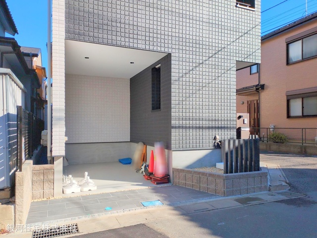 G00367930 埼玉県川口市大字安行領根岸 新築一戸建て 5190万円 土地面積77.70m² (約23.50坪) 建物面積137.03m² (約41.45坪) 間取り３ＳＬＤＫ 築年月2024年12月(築１年以内)【外観8】