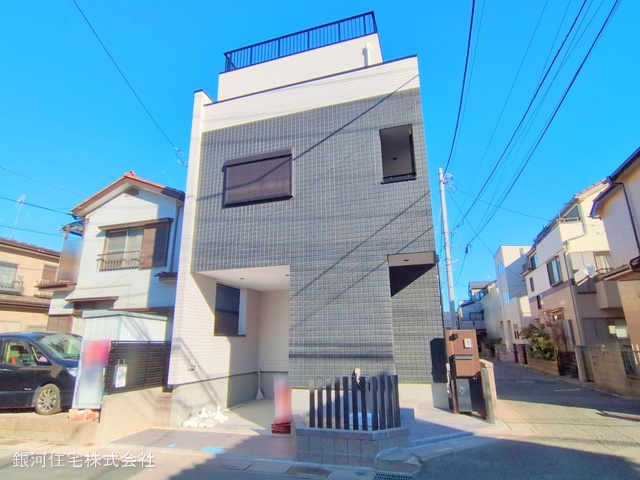 G00367930 埼玉県川口市大字安行領根岸 新築一戸建て 5190万円 土地面積77.70m² (約23.50坪) 建物面積137.03m² (約41.45坪) 間取り３ＳＬＤＫ 築年月2024年12月(築１年以内)【外観10】