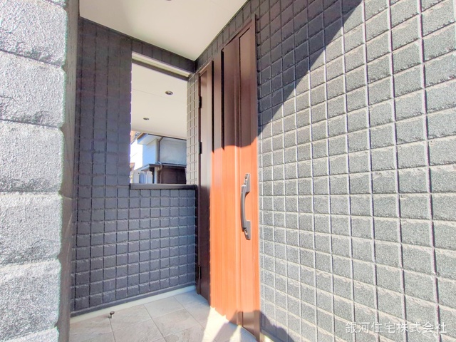 G00367930 埼玉県川口市大字安行領根岸 新築一戸建て 5190万円 土地面積77.70m² (約23.50坪) 建物面積137.03m² (約41.45坪) 間取り３ＳＬＤＫ 築年月2024年12月(築１年以内)【外観17】