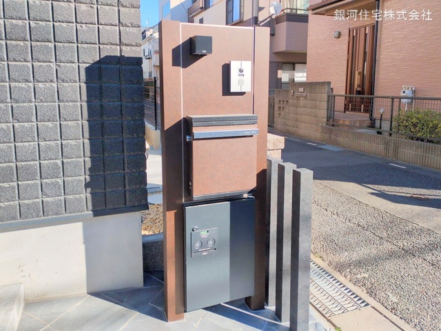 G00367930 埼玉県川口市大字安行領根岸 新築一戸建て 5190万円 土地面積77.70m² (約23.50坪) 建物面積137.03m² (約41.45坪) 間取り３ＳＬＤＫ 築年月2024年12月(築１年以内)【外観18】