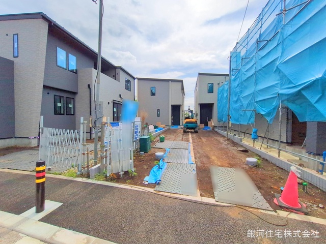 G00369460 神奈川県綾瀬市深谷中２丁目 新築一戸建て 4480万円 土地面積151.41m² (約45.80坪) 建物面積102.26m² (約30.93坪) 間取り４ＬＤＫ 築年月2025年05月【外観2】