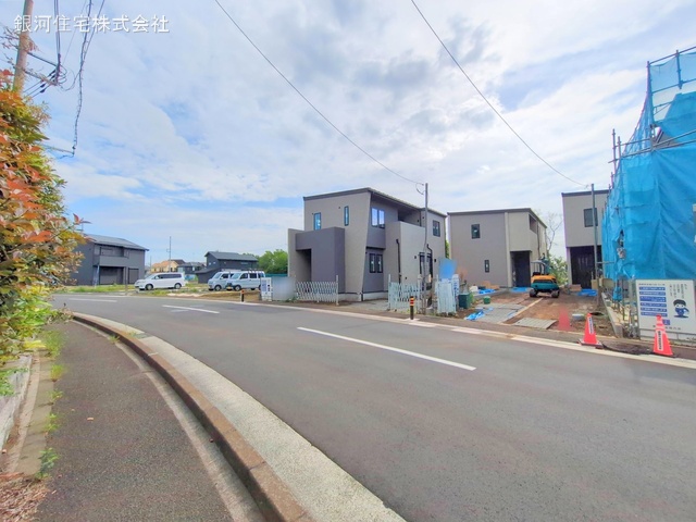 G00369460 神奈川県綾瀬市深谷中２丁目 新築一戸建て 4480万円 土地面積151.41m² (約45.80坪) 建物面積102.26m² (約30.93坪) 間取り４ＬＤＫ 築年月2025年05月【外観3】