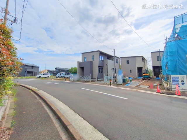 G00369461 神奈川県綾瀬市深谷中２丁目 新築一戸建て 4530万円 土地面積156.50m² (約47.34坪) 建物面積96.88m² (約29.30坪) 間取り３ＬＤＫ 築年月2025年05月【外観3】