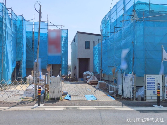 G00369461 神奈川県綾瀬市深谷中２丁目 新築一戸建て 4530万円 土地面積156.50m² (約47.34坪) 建物面積96.88m² (約29.30坪) 間取り３ＬＤＫ 築年月2025年05月【外観5】