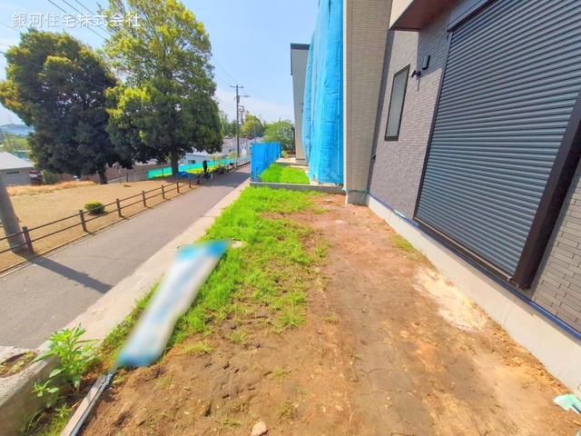 G00369461 神奈川県綾瀬市深谷中２丁目 新築一戸建て 4530万円 土地面積156.50m² (約47.34坪) 建物面積96.88m² (約29.30坪) 間取り３ＬＤＫ 築年月2025年05月【外観15】