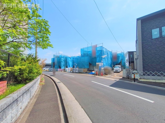 G00369464 神奈川県綾瀬市深谷中２丁目 新築一戸建て 4530万円 土地面積158.16m² (約47.84坪) 建物面積101.77m² (約30.78坪) 間取り３ＬＤＫ 築年月2025年05月【外観3】
