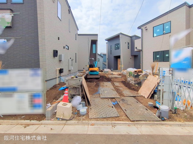G00369470 神奈川県綾瀬市深谷中２丁目 新築一戸建て 4280万円 土地面積150.47m² (約45.51坪) 建物面積101.22m² (約30.61坪) 間取り３ＬＤＫ 築年月2025年05月【外観2】