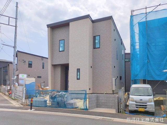 G00369472 神奈川県綾瀬市深谷中２丁目 新築一戸建て 4780万円 土地面積153.79m² (約46.52坪) 建物面積101.02m² (約30.55坪) 間取り４ＬＤＫ 築年月2025年05月【外観2】