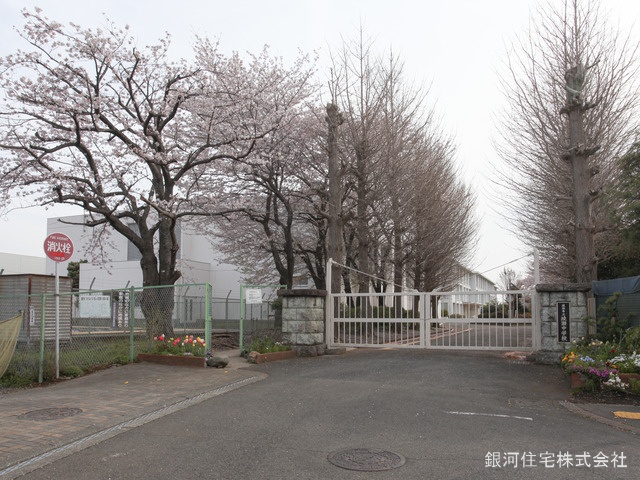 G00369472 神奈川県綾瀬市深谷中２丁目 新築一戸建て 4780万円 土地面積153.79m² (約46.52坪) 建物面積101.02m² (約30.55坪) 間取り４ＬＤＫ 築年月2025年05月【周辺環境】綾瀬市立綾瀬中学校