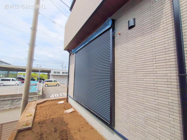 G00369474 神奈川県綾瀬市深谷中２丁目 新築一戸建て 4980万円 土地面積150.85m² (約45.63坪) 建物面積109.30m² (約33.06坪) 間取り４ＬＤＫ 築年月2025年05月【外観17】