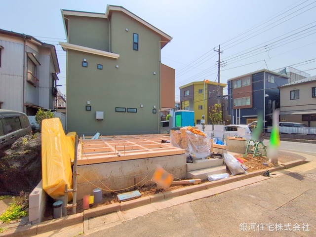 G00369857 埼玉県蕨市南町４丁目 新築一戸建て 5998万円 土地面積66.38m² (約20.07坪) 建物面積125.08m² (約37.83坪) 間取り４ＬＤＫ 築年月2025年06月【外観2】