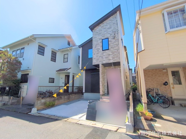 G00370109 埼玉県草加市氷川町 新築一戸建て 4799万円 土地面積100.53m² (約30.41坪) 建物面積101.96m² (約30.84坪) 間取り３ＬＤＫ 築年月2024年12月(築１年以内)【外観12】