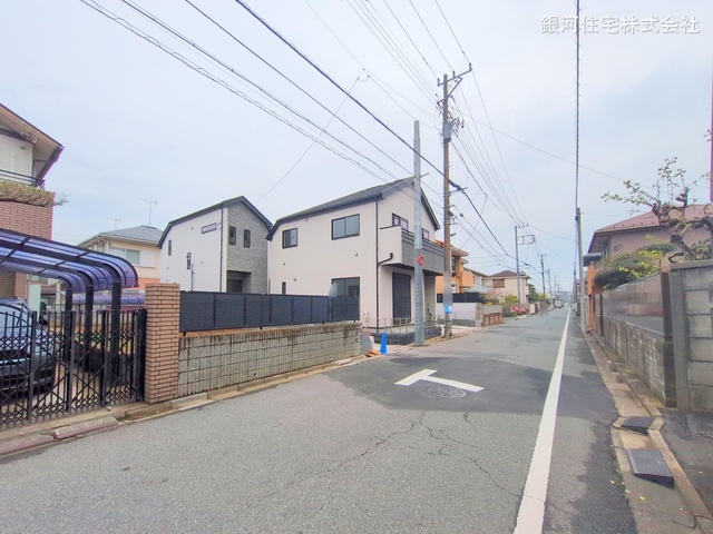 G00371480 千葉県市川市菅野４丁目 新築一戸建て 6790万円 土地面積92.83m² (約28.08坪) 建物面積90.25m² (約27.30坪) 間取り４ＬＤＫ 築年月2025年04月(築１年以内)【外観3】