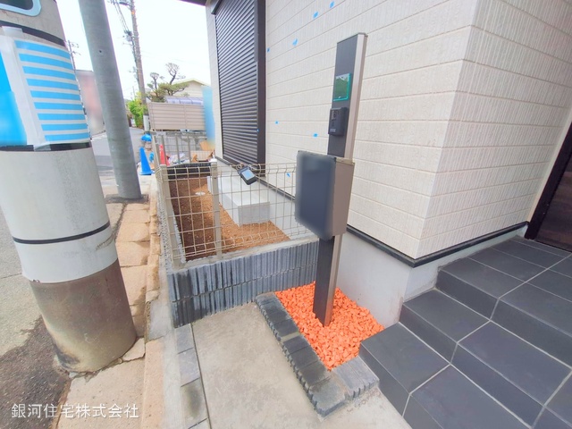 G00371480 千葉県市川市菅野４丁目 新築一戸建て 6790万円 土地面積92.83m² (約28.08坪) 建物面積90.25m² (約27.30坪) 間取り４ＬＤＫ 築年月2025年04月(築１年以内)【外観6】