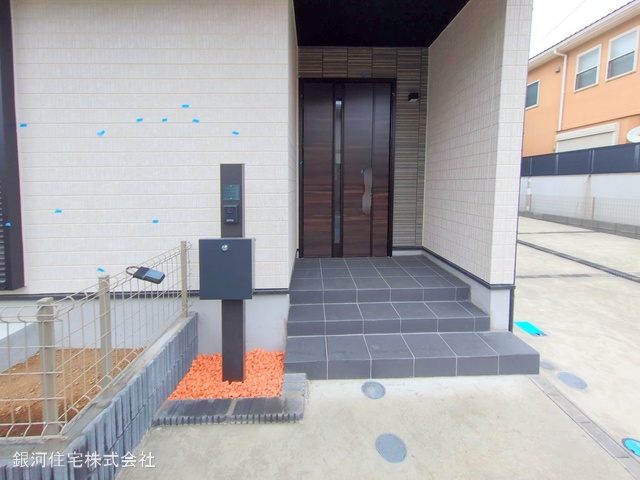G00371480 千葉県市川市菅野４丁目 新築一戸建て 6790万円 土地面積92.83m² (約28.08坪) 建物面積90.25m² (約27.30坪) 間取り４ＬＤＫ 築年月2025年04月(築１年以内)【外観8】