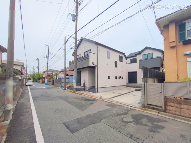 G00371480 千葉県市川市菅野４丁目 新築一戸建て 6790万円 土地面積92.83m² (約28.08坪) 建物面積90.25m² (約27.30坪) 間取り４ＬＤＫ 築年月2025年04月(築１年以内)【外観13】