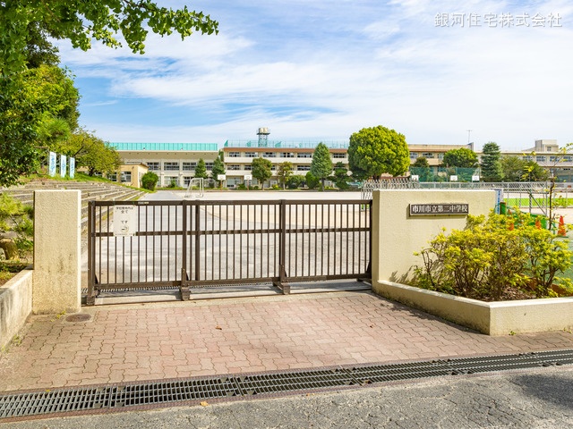 G00371480 千葉県市川市菅野４丁目 新築一戸建て 6790万円 土地面積92.83m² (約28.08坪) 建物面積90.25m² (約27.30坪) 間取り４ＬＤＫ 築年月2025年04月(築１年以内)【周辺環境】市川市立第二中学校