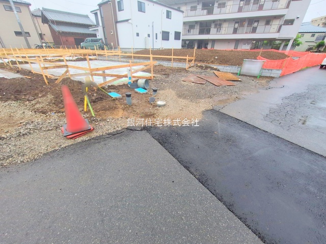 G00375772 千葉県習志野市藤崎２丁目 新築一戸建て 5290万円 土地面積110.00m² (約33.27坪) 建物面積97.40m² (約29.46坪) 間取り３ＳＬＤＫ 築年月2025年08月【外観11】