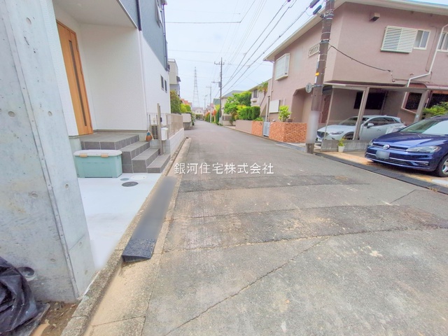 G00375784 東京都町田市成瀬台１丁目 新築一戸建て 4699万円 土地面積120.04m² (約36.31坪) 建物面積107.64m² (約32.56坪) 間取り４ＬＤＫ 築年月2025年07月【外観14】