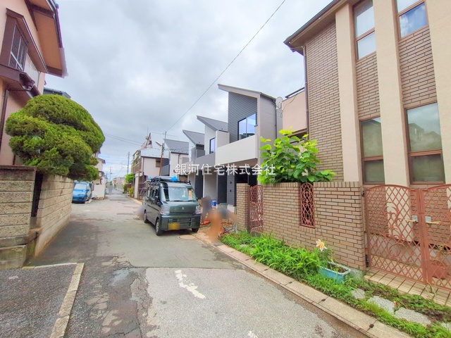 G00375787 千葉県市川市南八幡５丁目 新築一戸建て 7499万円 土地面積77.14m² (約23.33坪) 建物面積94.42m² (約28.56坪) 築年月2025年06月(築１年以内)【外観3】