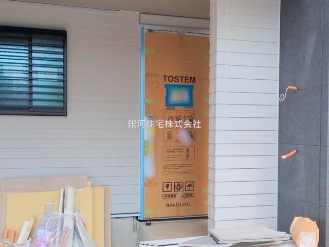 G00375787 千葉県市川市南八幡５丁目 新築一戸建て 7499万円 土地面積77.14m² (約23.33坪) 建物面積94.42m² (約28.56坪) 築年月2025年06月(築１年以内)【外観12】