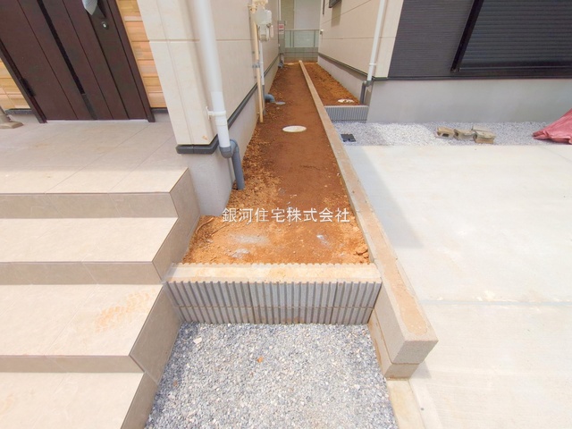 G00375804 東京都西東京市新町５丁目 新築一戸建て 7199万円 土地面積119.59m² (約36.17坪) 建物面積105.08m² (約31.78坪) 間取り３ＬＤＫ 築年月2025年05月(築１年以内)【外観5】