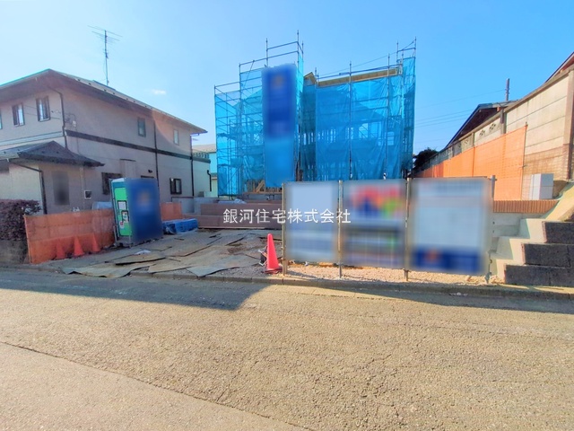 G00375810 東京都八王子市めじろ台１丁目 新築一戸建て 6390万円 土地面積283.00m² (約85.60坪) 建物面積107.78m² (約32.60坪) 間取り４ＬＤＫ 築年月2025年09月【外観2】