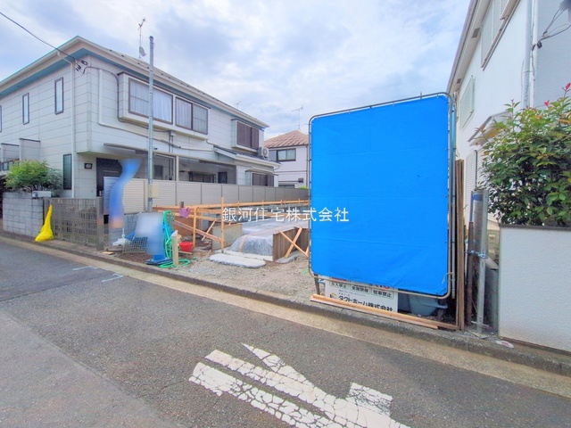 G00375813 東京都立川市栄町１丁目 新築一戸建て 5180万円 土地面積100.64m² (約30.44坪) 建物面積79.48m² (約24.04坪) 間取り３ＬＤＫ 築年月2025年08月【外観5】