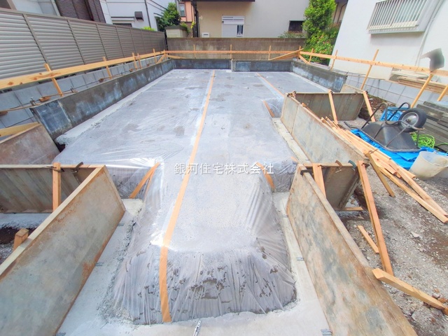 G00375813 東京都立川市栄町１丁目 新築一戸建て 5180万円 土地面積100.64m² (約30.44坪) 建物面積79.48m² (約24.04坪) 間取り３ＬＤＫ 築年月2025年08月【外観9】