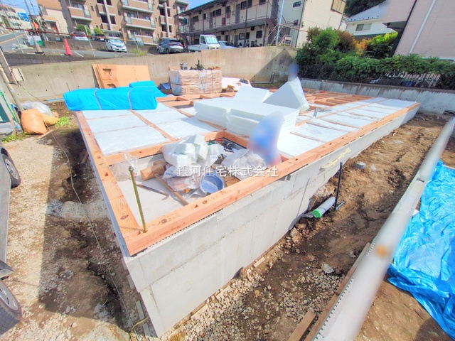 G00375818 神奈川県横浜市鶴見区下末吉6丁目 新築一戸建て 5680万円 土地面積125.01m² (約37.81坪) 建物面積99.98m² (約30.24坪) 間取り4LDK 築年月2025年09月