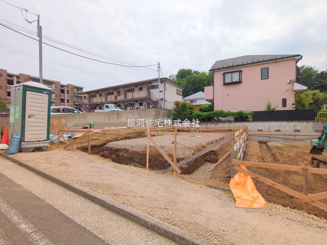 G00375818 神奈川県横浜市鶴見区下末吉６丁目 新築一戸建て 5680万円 土地面積125.01m² (約37.81坪) 建物面積99.98m² (約30.24坪) 間取り４ＬＤＫ 築年月2025年09月【外観4】